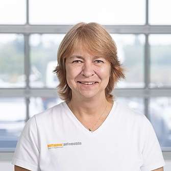 Katja van der Veen Katja van der Veen_hoffmann automobile_Aesch